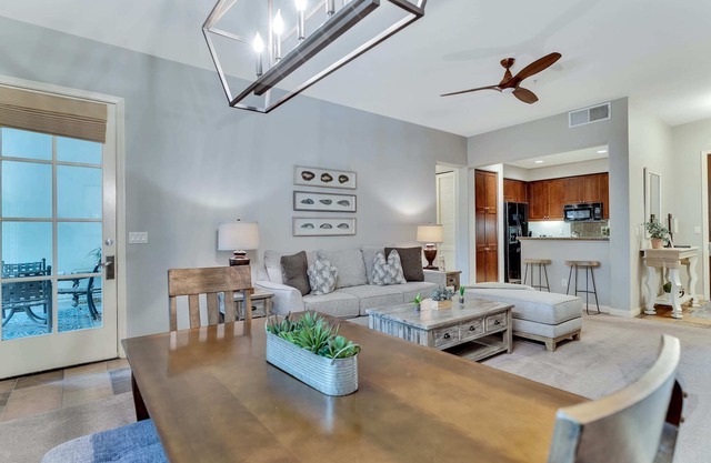 Stunning Ground Floor 1BR Villa #A, Steps to Pool!