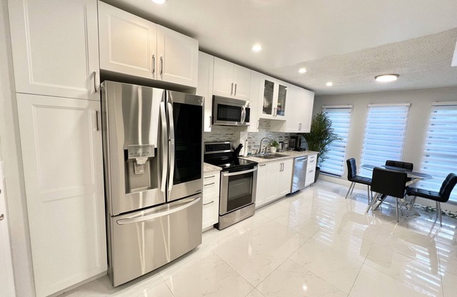 Stunning High-End Luxury Condo in the heart of Ft Lauderdale and Miami