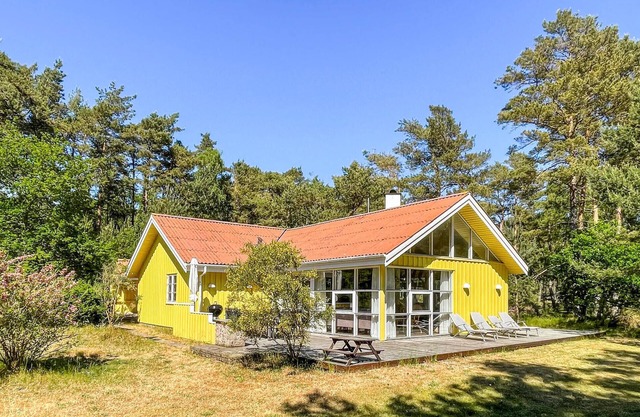 Stunning home in Aakirkeby with WiFi