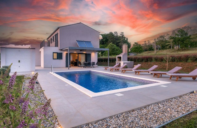 Stunning home in Barban with WiFi