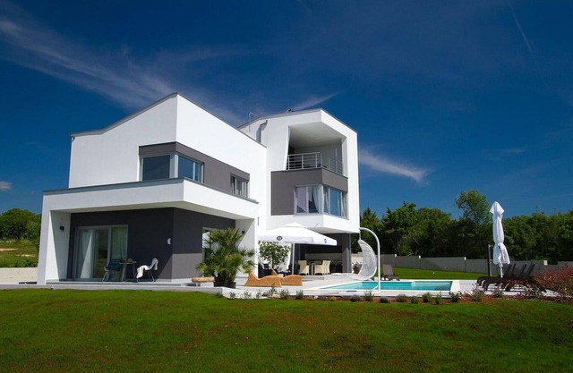 Stunning home in Krnica