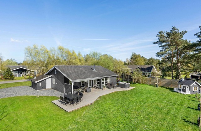 Stunning home in Væggerløse with sauna