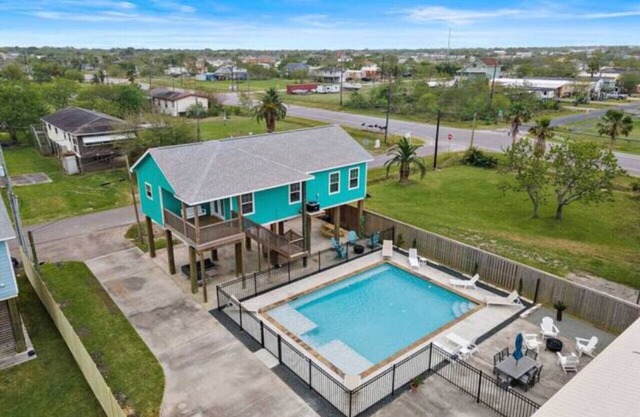 Stunning Home with Expansive Pool & Game Room