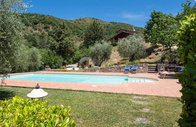 Stunning private villa for 6 guests with WIFI, private pool, TV, terrace and pets allowed