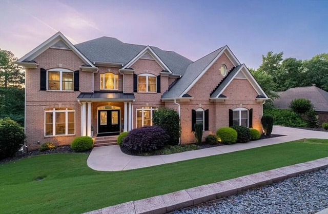 Stunning Lakefront Estate