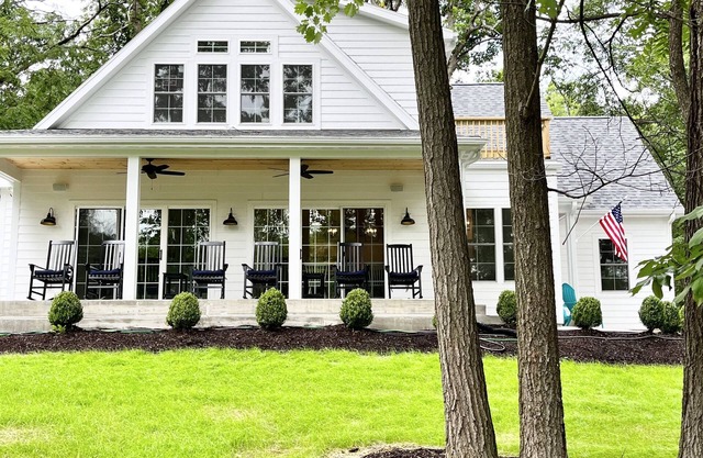 Stunning Lakeside Retreat: Delavan Lake Home w/Lake Views & Private Lake Access