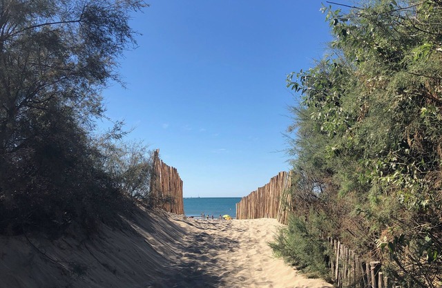 Stunning location! Beach house in La Grande Motte (Home Office ready)