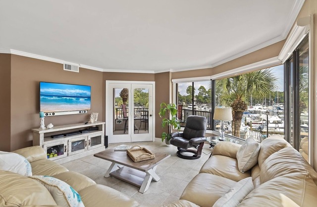 Stunning Marina & Water Views - Near Beach