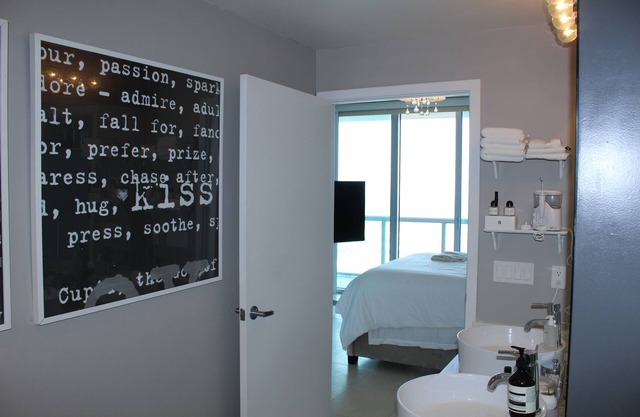 Stunning Miami Apartment with Ocean View