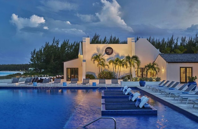 Stunning Ocean View 1BR Room w/Balcony | Private Beach Access