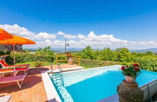 Stunning private villa with private pool, A/C, WIFI, TV, patio, pets allowed and panoramic view