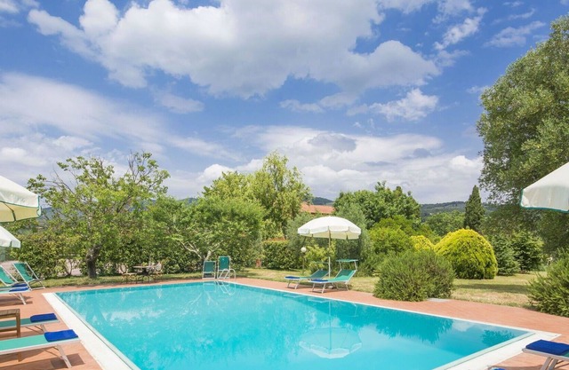 Stunning private villa with WIFI, private pool, TV, patio, pets allowed, panoramic view and park...