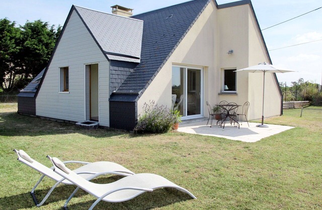 Stunning private villa for 4 people with TV, terrace, pets allowed and parking