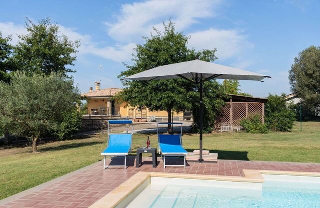Stunning private villa for 6 guests with private pool, WIFI, A/C, TV, patio and pets allowed