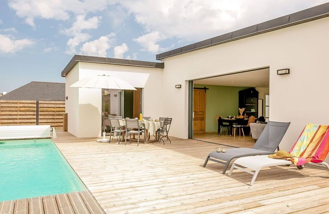 Stunning private villa for 8 guests with WIFI, private pool, TV, terrace and parking