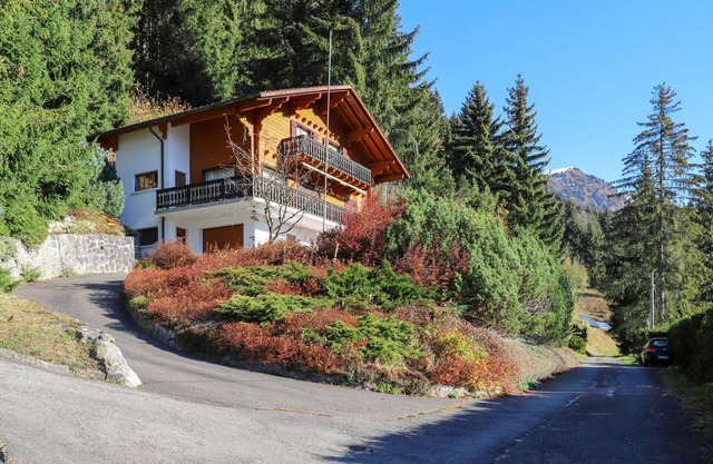 Stunning private villa for 8 guests with WIFI, TV and balcony