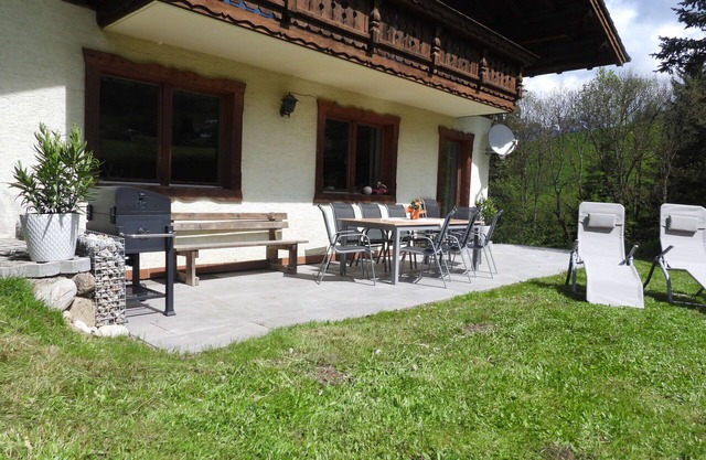 Stunning private villa for 9 people with WIFI, TV, terrace, pets allowed and panoramic view