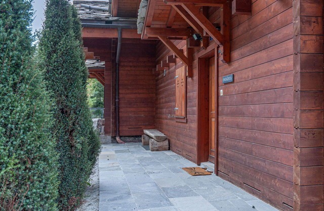 Stunning private villa for 8 guests with WIFI, TV, terrace and pets allowed