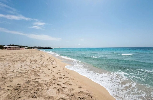 Stunning private villa for 5 guests with A/C, TV and pets allowed