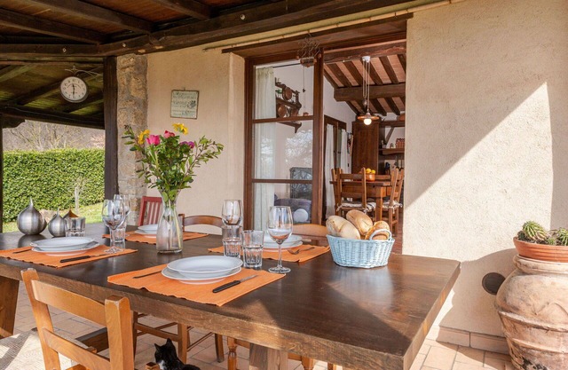 Stunning private villa for 5 guests with WIFI, TV, terrace, panoramic view and parking