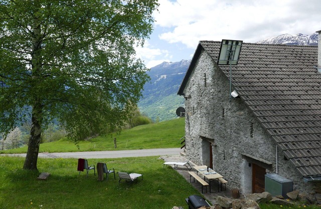 Stunning private villa for 4 guests with WIFI, TV, pets allowed and panoramic view