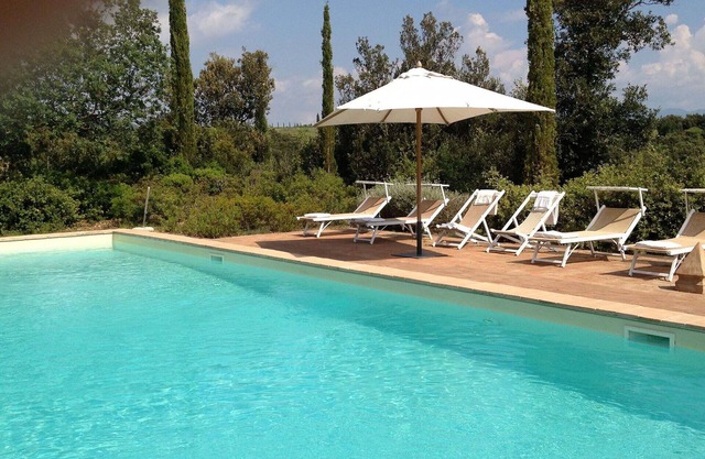Stunning private villa for 14 people with WIFI, private pool, A/C, TV, panoramic view and parking