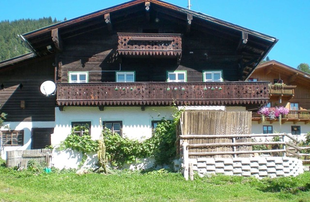 Stunning private villa for 15 guests with WIFI, TV, terrace and parking