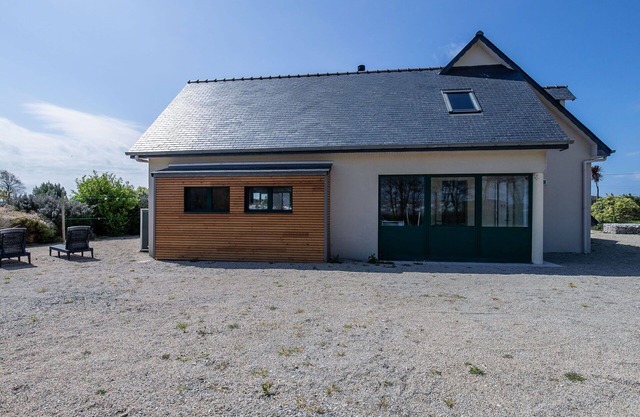 Stunning private villa for 6 guests with private pool, WIFI, TV, terrace and pets allowed