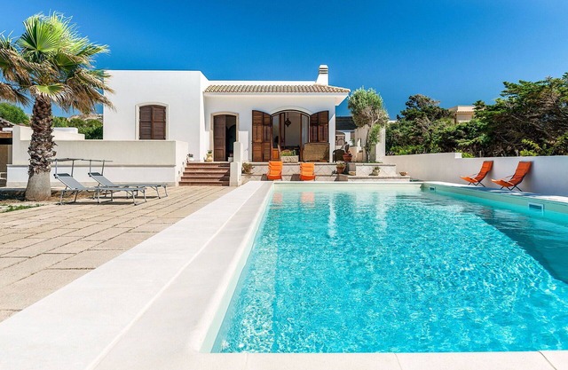Stunning private villa for 6 guests with WIFI, private pool, A/C, TV, terrace and panoramic view