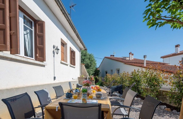 Stunning private villa for 7 guests with TV, terrace and parking