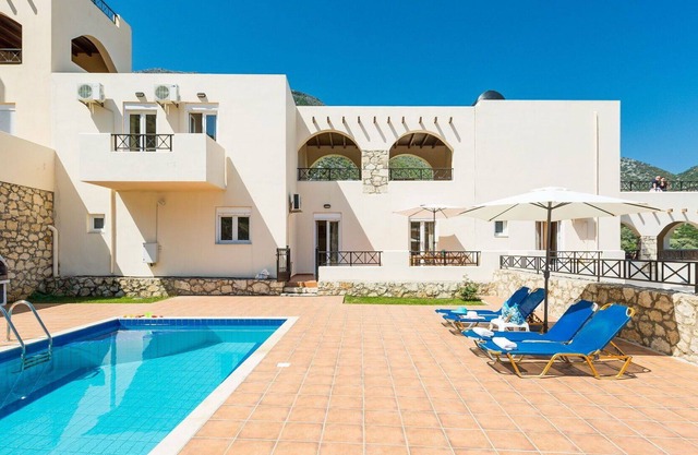 Stunning private villa with WIFI, A/C, private pool, TV, terrace, panoramic view and parking