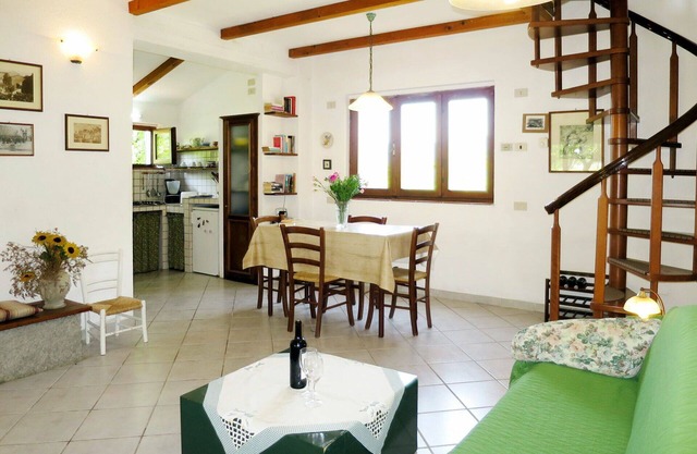 Stunning private villa for 4 people with TV, terrace, pets allowed and parking