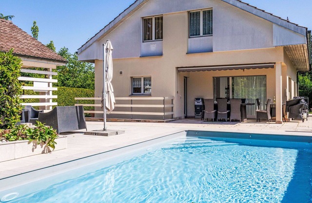 Stunning private villa for 8 guests with WIFI, private pool, TV, terrace and pets allowed