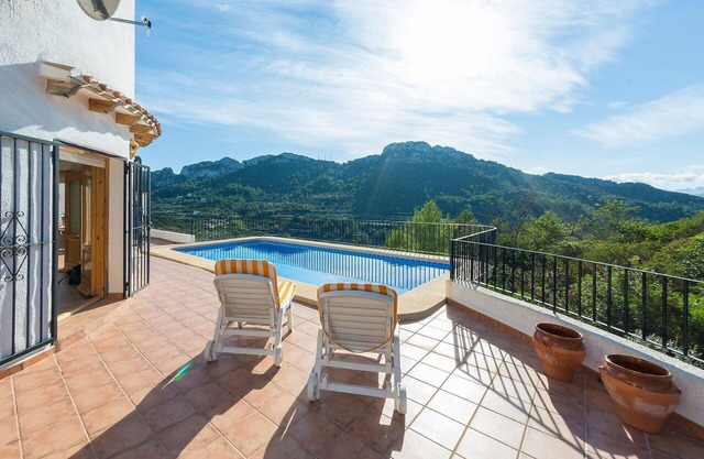 Stunning private villa for 7 people with WIFI, private pool, A/C, TV and terrace