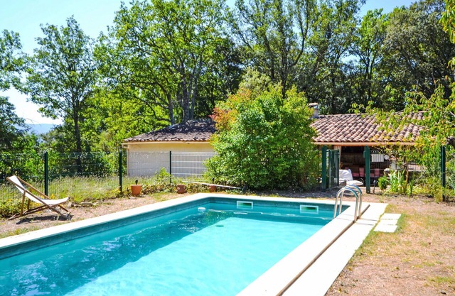 Stunning private villa for 5 people with WIFI, private pool, TV and patio