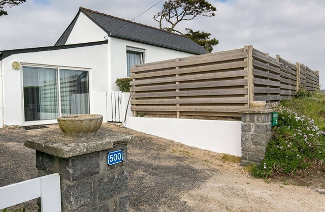 Stunning private villa for 4 guests with TV and terrace