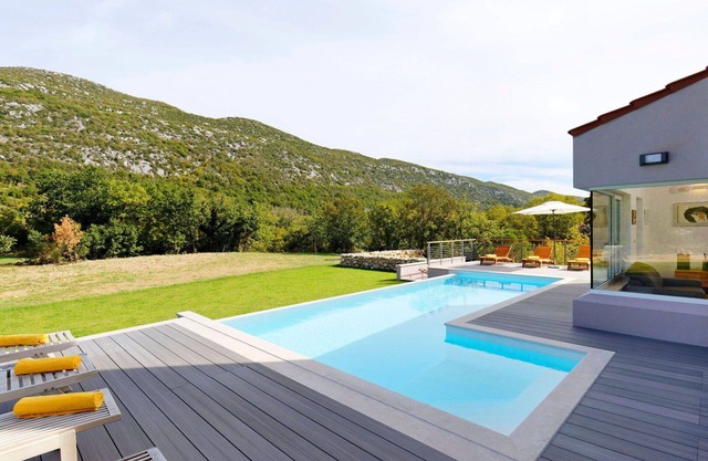 Stunning private villa for 8 people with private pool, A/C, WIFI, TV and terrace