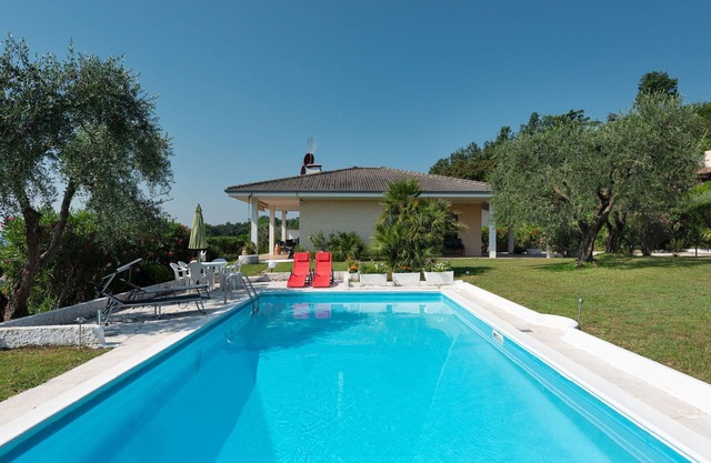 Stunning private villa for 6 people with private pool, WIFI, TV and terrace