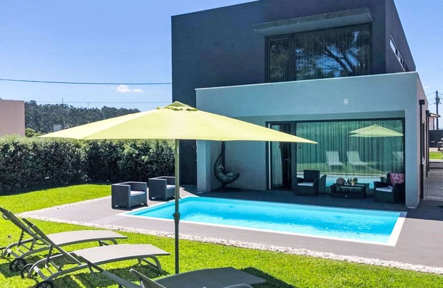 Stunning private villa for 8 guests with WIFI, private pool, TV, terrace and parking
