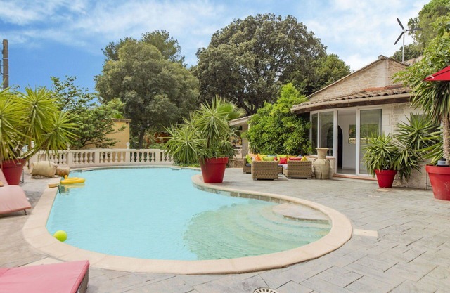 Stunning private villa with private pool, WIFI, hot tub, A/C, TV, terrace, pets allowed and park.