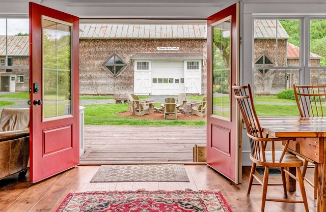 Stunning Quechee Farmhouse at “SUNNY BRAE FARM”