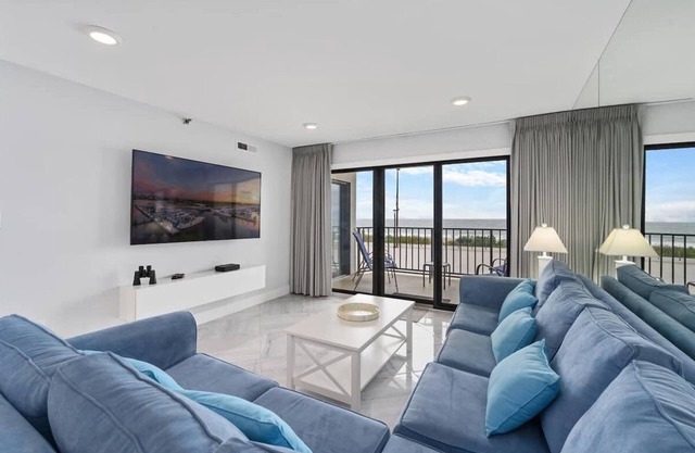 ⭐️STUNNING RENOVATED PLAZA 112 OCEAN FRONT INDOOR POOL⭐️