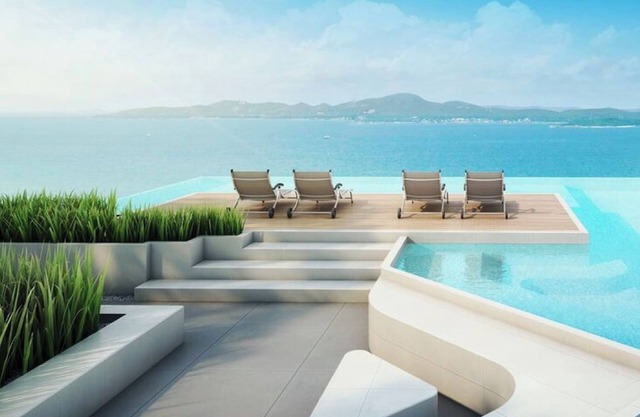 Stunning Sea View Condo -Next To Beach