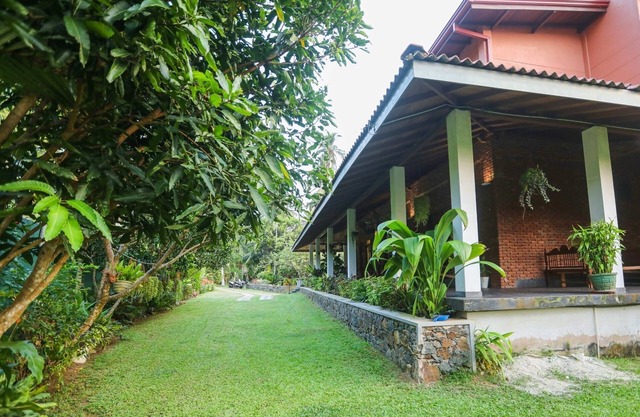 Stunning Serenity villa with a view of a rice field and dreamy sunsets