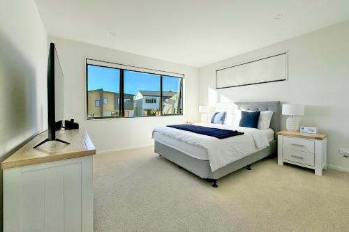 Stunning Three bedroom Unit in Forrest Hill