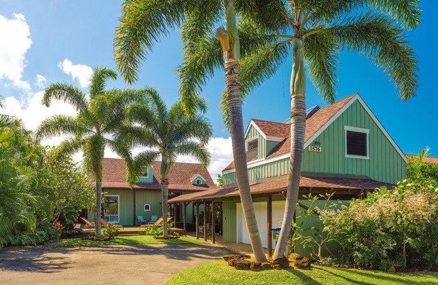 Stunning Tri-level Villa - Outdoor Lava Rock Shower w/Lanai - 25% OFF Jul-Sept