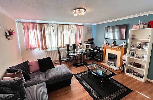 Stunning Two Bedroom Apartment In Bristol