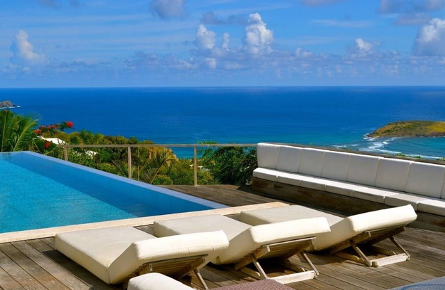 Stunning Two Bedroom Villa - Incredible Views