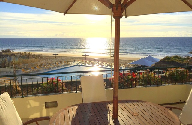 Stunning view in Porto Santo - T2 with beach, pool and terrace