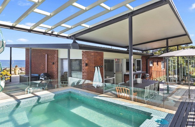 Stunning views, heated plunge pool and walking distance to beach